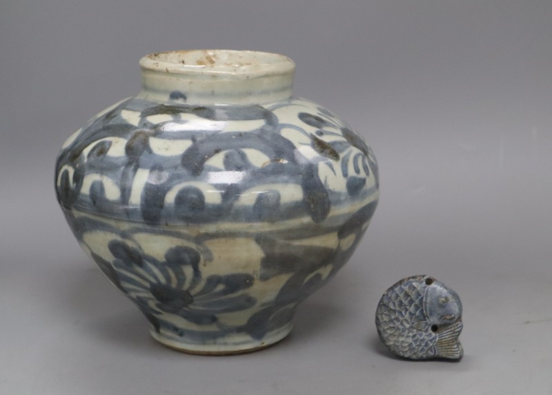 A Korean blue and white vase, Joseon dynasty, height 18cm, and a Korean fish water dropper